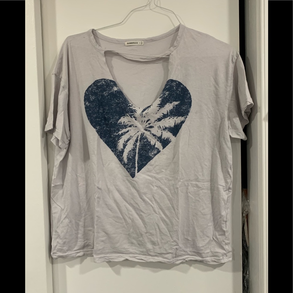 Sunnyside beach heart women’s L tee shirt
